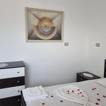 Apartment Besnik Brahimi 卡萨米尔 外观 照片
