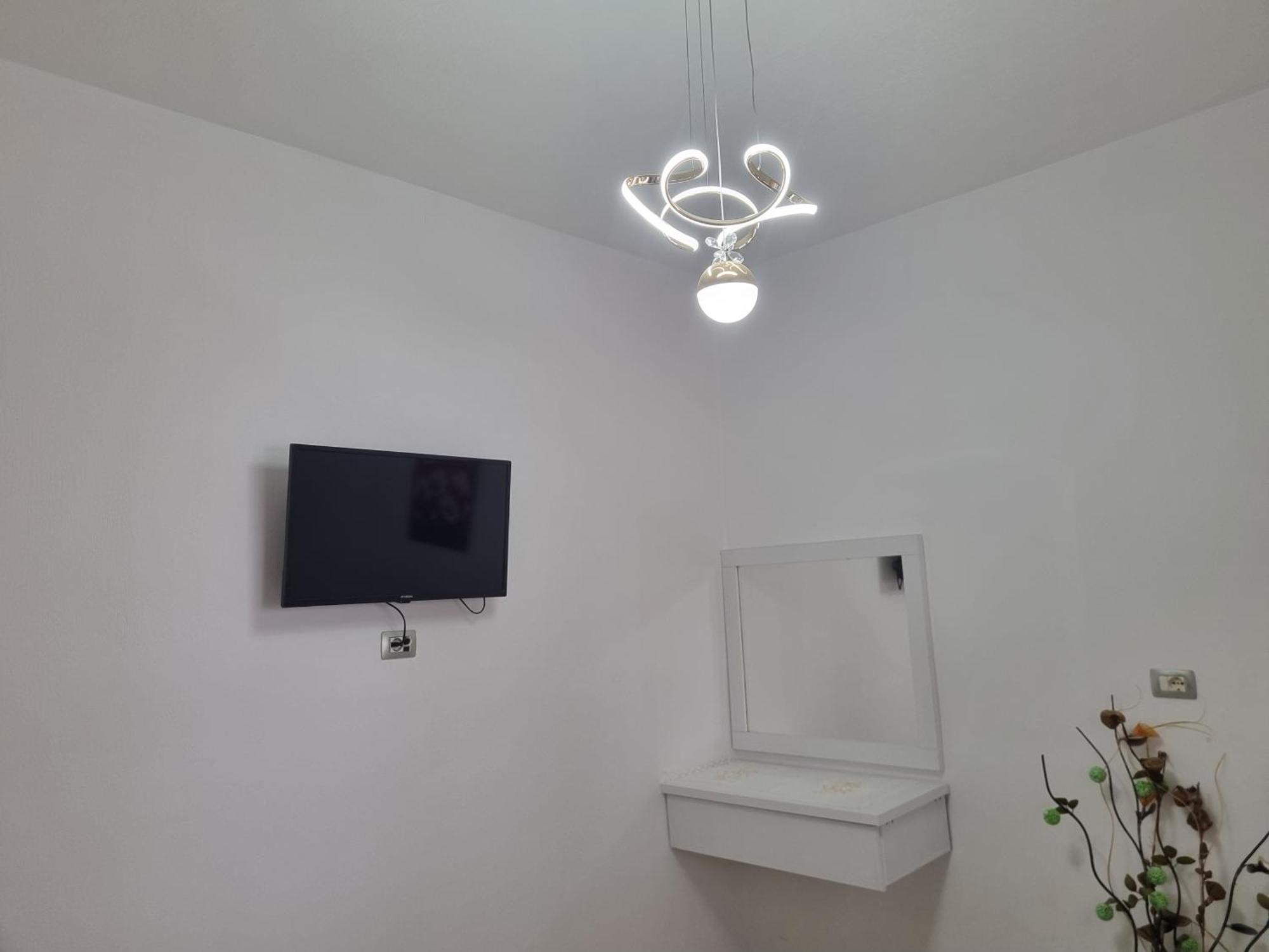 Apartment Besnik Brahimi 卡萨米尔 外观 照片