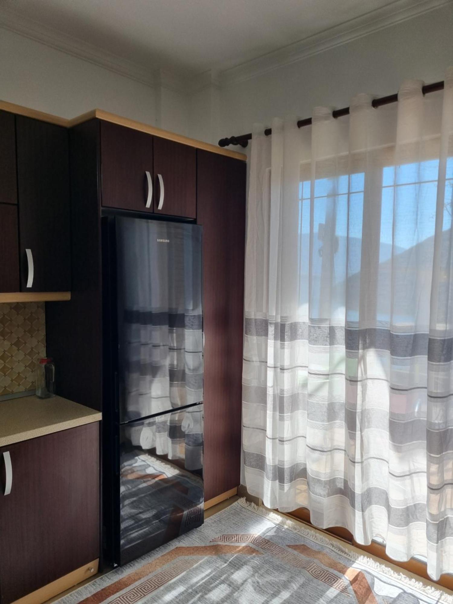 Apartment Besnik Brahimi 卡萨米尔 外观 照片