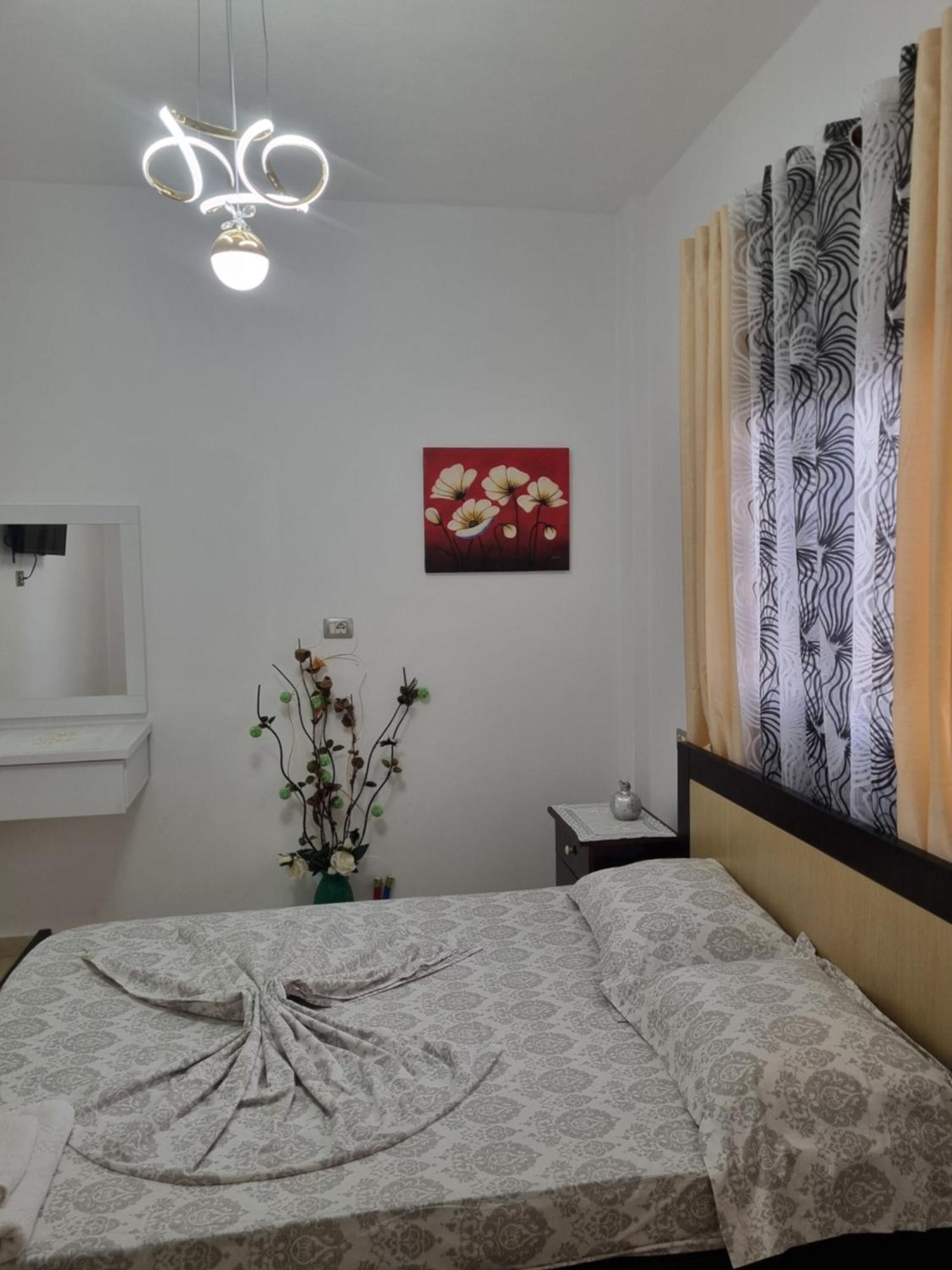Apartment Besnik Brahimi 卡萨米尔 外观 照片