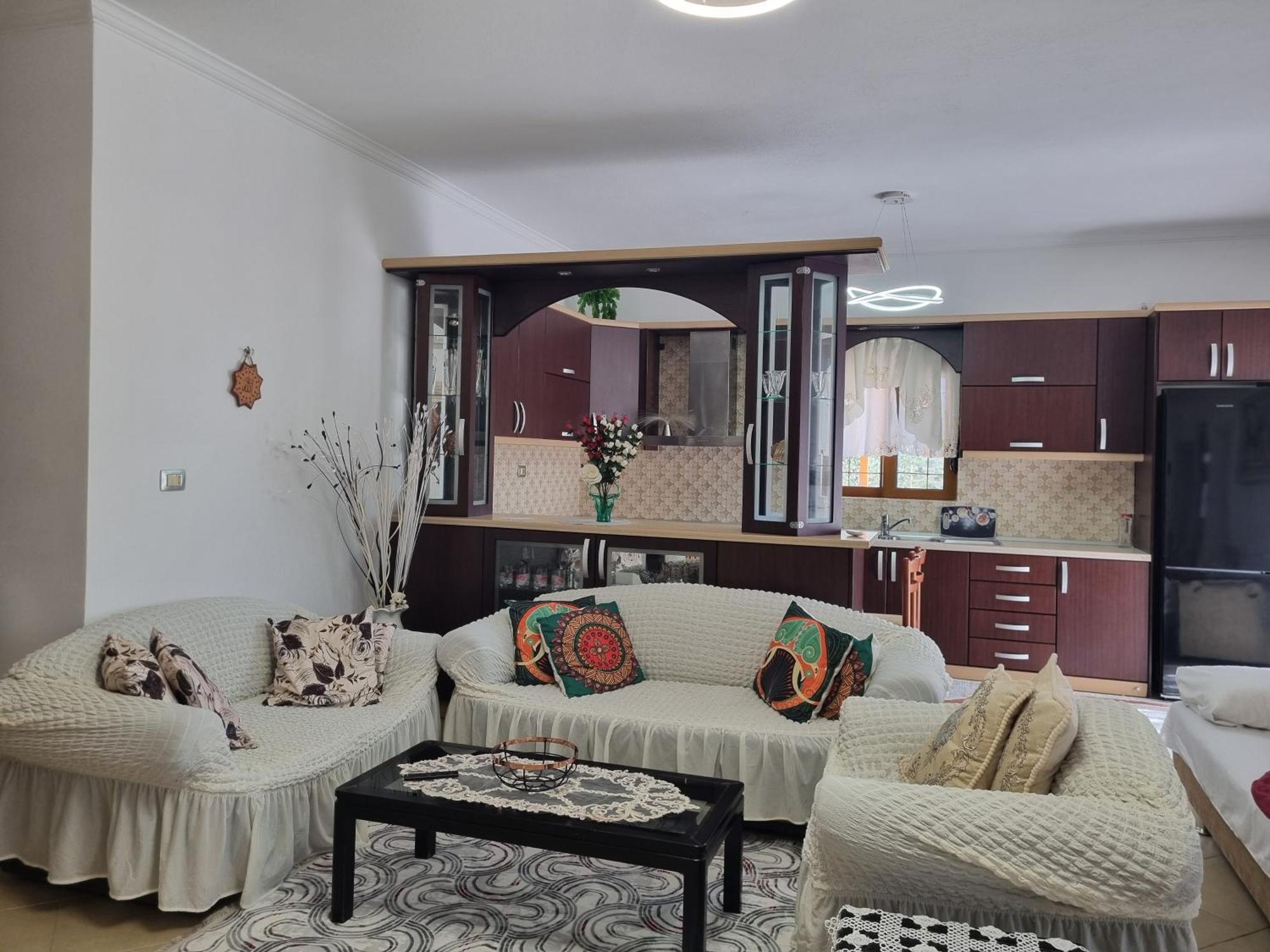 Apartment Besnik Brahimi 卡萨米尔 外观 照片